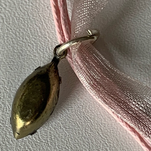 Necklace marquis shaped sparkle pendant on pink ribbon choker - Picture 5 of 7